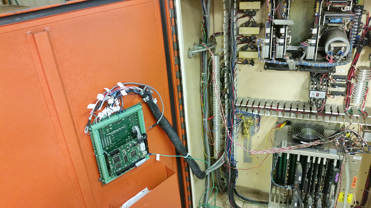 KFLOP/Kanalog Mounted on J325 Door